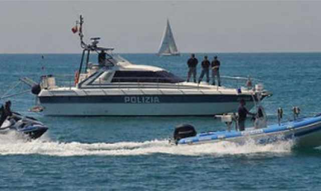 Barche e acquascooter terrore dei bagnanti: la costa barese  pericolosa